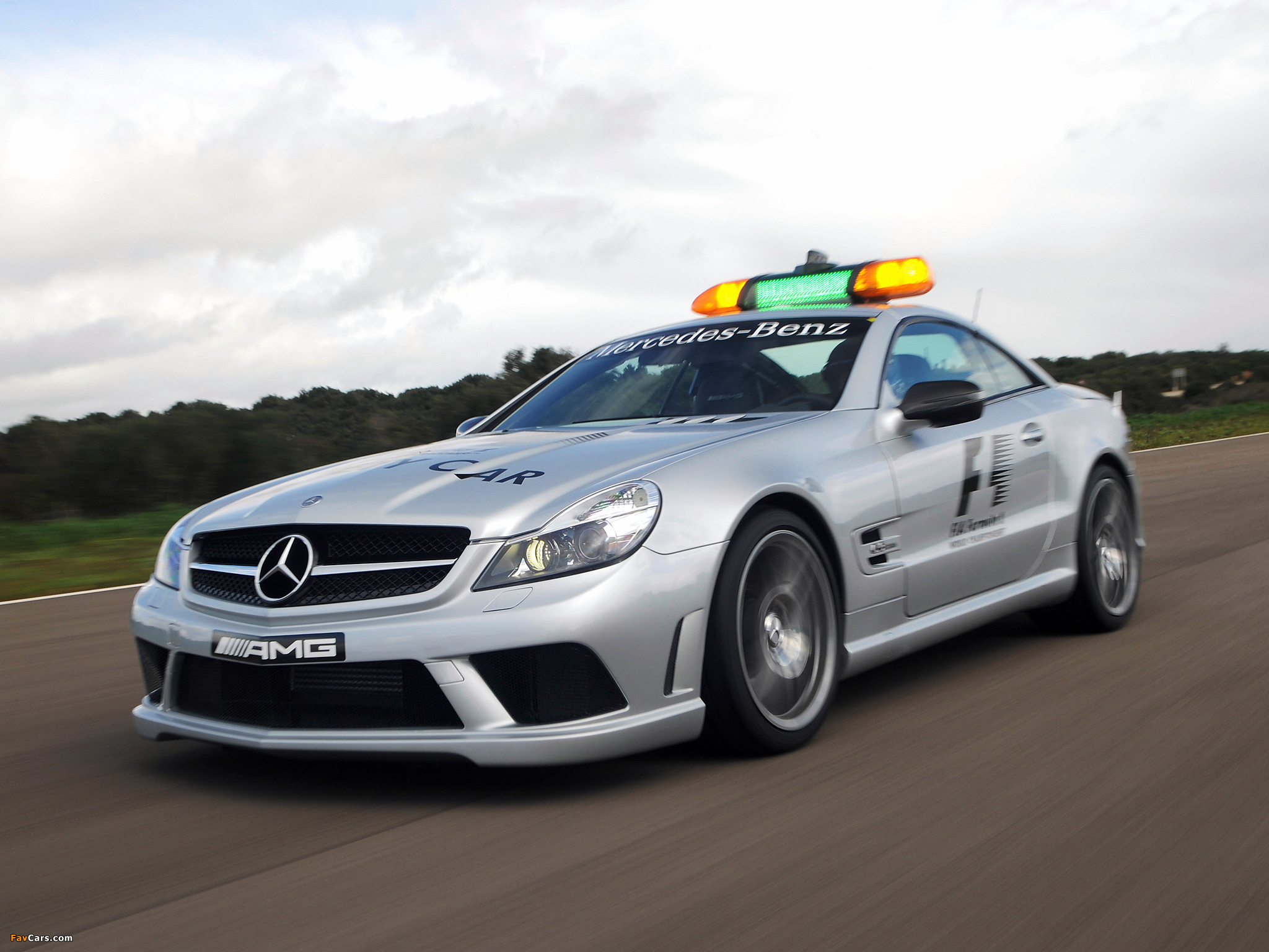Pictures of Mercedes-Benz SL 63 AMG F1 Safety Car (R230) 2008–09 (2048 x 1536)