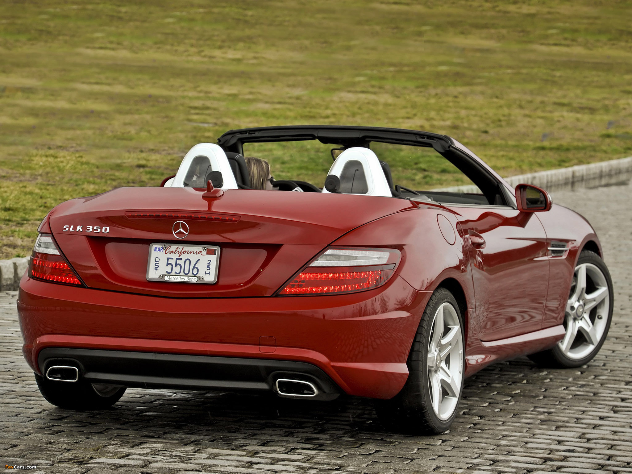 Photos of Mercedes-Benz SLK 350 AMG Sports Package US-spec (R172) 2011 (2048 x 1536)