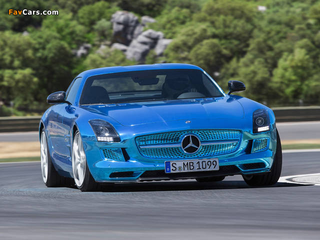Mercedes-Benz SLS AMG Electric Drive (C197) 2013 images (640 x 480)