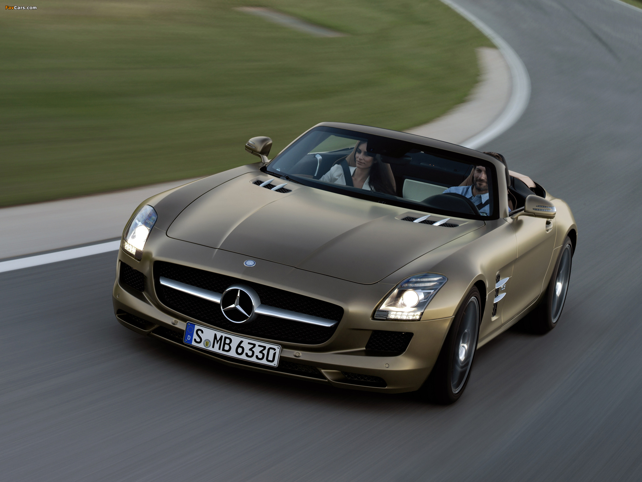 Pictures of Mercedes-Benz SLS 63 AMG Roadster (R197) 2011 (2048 x 1536)