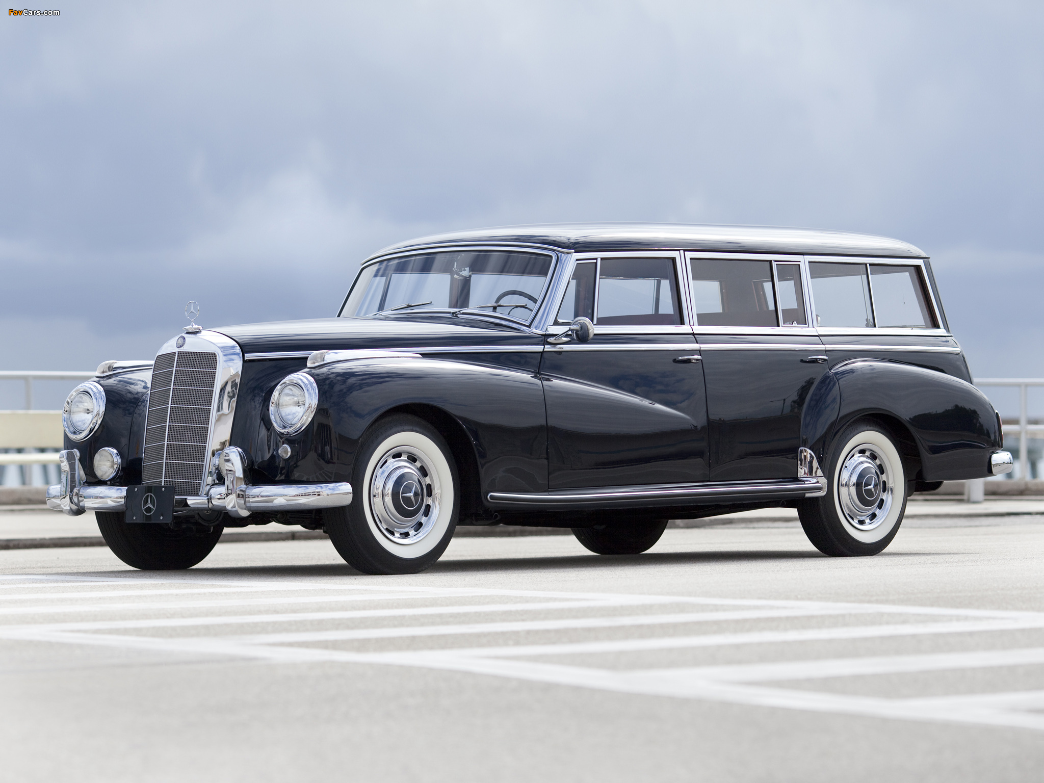 Images of Mercedes-Benz 300c Station Wagon by Binz 1956 (2048 x 1536)