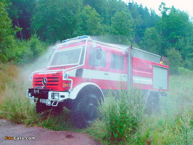 Pictures of Mercedes-Benz Unimog U5000 Feuerwehr 2000–13 (640 x 480)