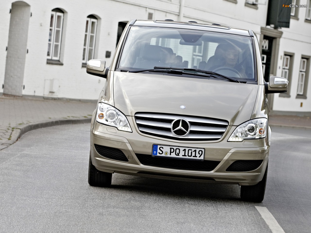 Images of Mercedes-Benz Viano (W639) 2010 (1280 x 960)