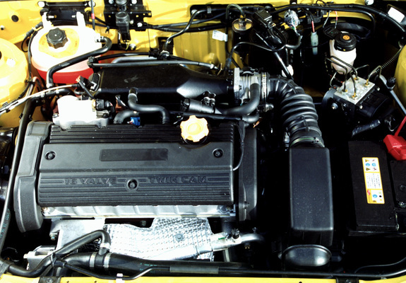 MG ZR 160 3-door 2001–04 images