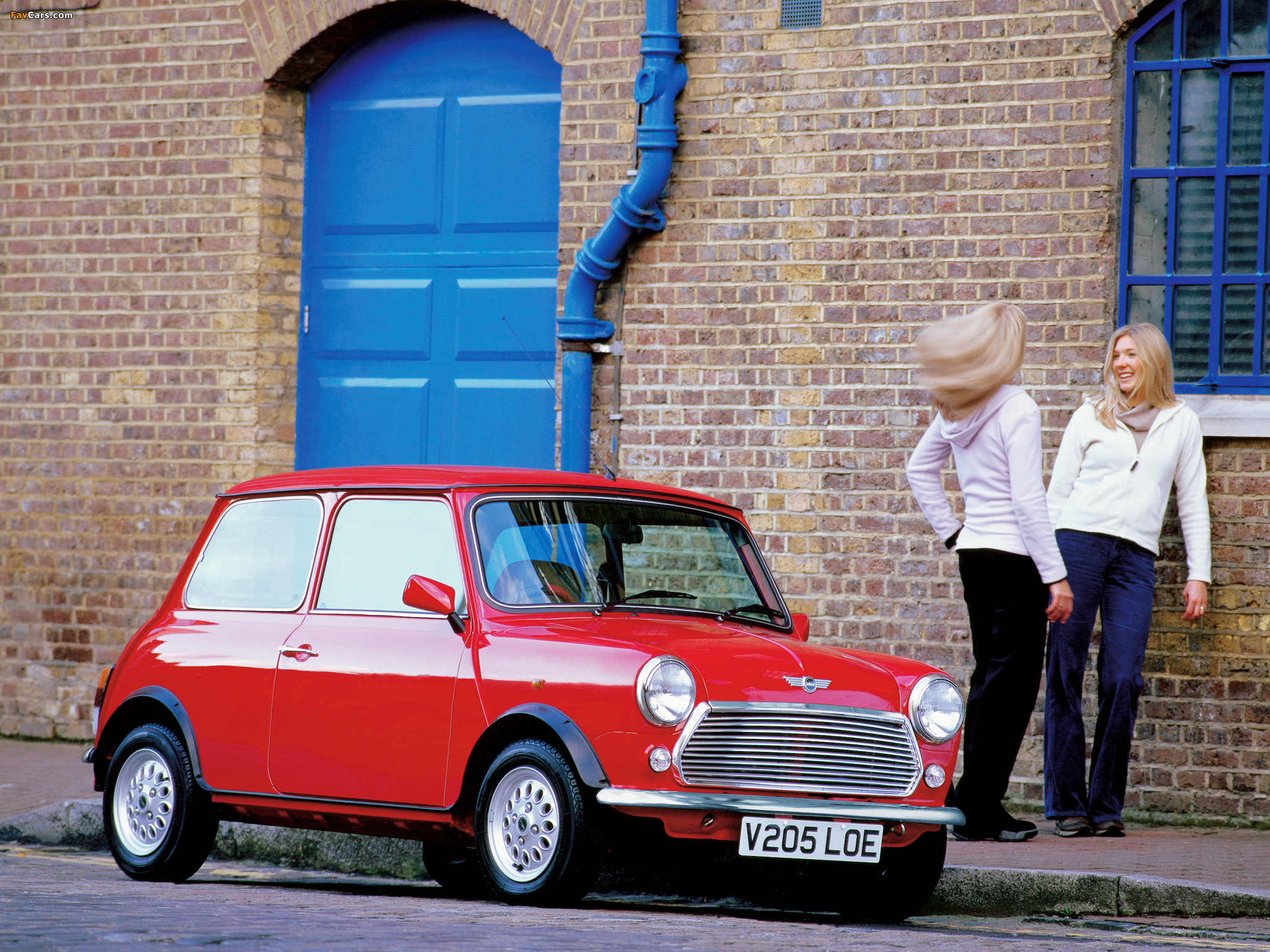 Английский машины купить. Мини Купер 1959 года. Мини Купер 60-х. Mini Cooper 60х. Мини машина Англия.