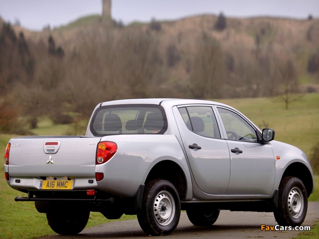 Mitsubishi L200 4Work Double Cab UK-spec 2006–10 wallpapers (640 x 480)