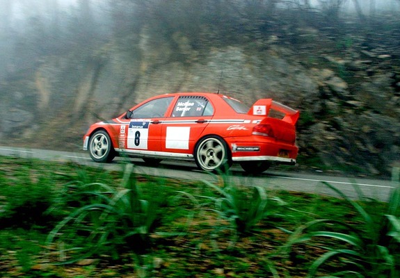 Mitsubishi Lancer Evolution VII WRC 2001–03 pictures