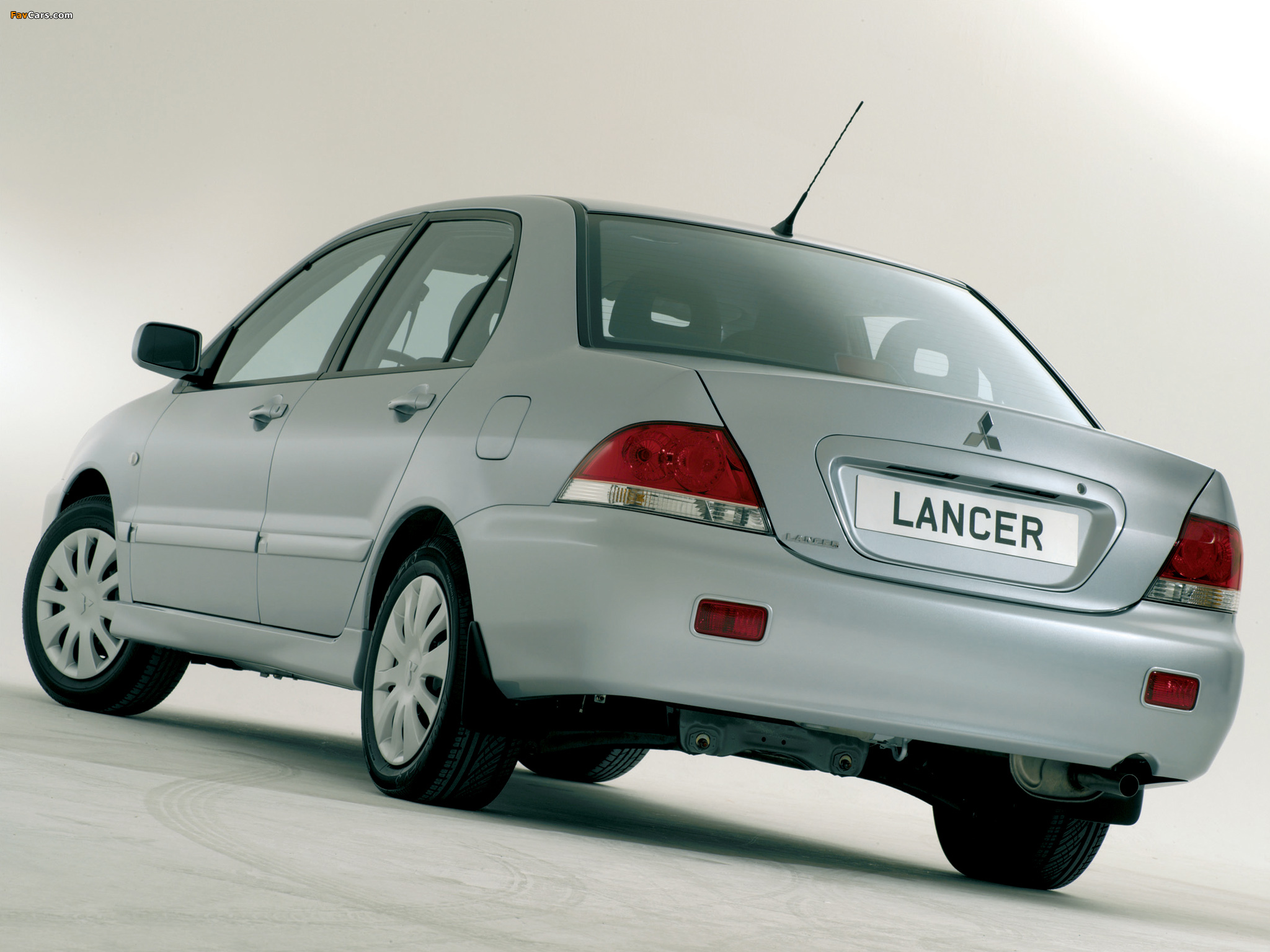 Ланцер девять. Mitsubishi Lancer 9. Мицубиси Лансер 9 поколение 2005-. Mitsubishi Lancer IX 2005. Мицубиси Лансер 1.6 2005.