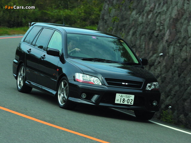 Mitsubishi Lancer Cedia Wagon Ralliart 2000–03 images (640 x 480)