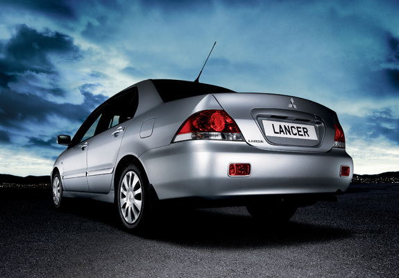 Mitsubishi Lancer 2005–10 pictures