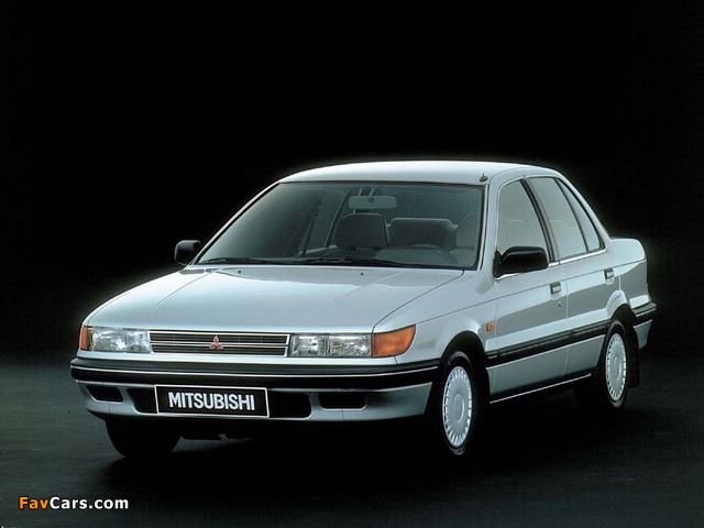 Pictures of Mitsubishi Lancer Sedan 1988–91 (640 x 480)