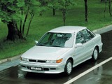 Pictures of Mitsubishi Lancer Hatchback 1988–91