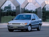 Pictures of Mitsubishi Lancer Sedan 1988–91