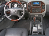 Pictures of Mitsubishi Montero 5-door 1999–2006