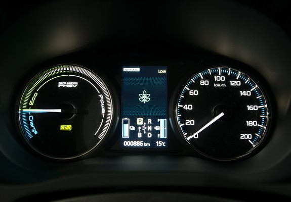 Mitsubishi Outlander PHEV 2012 images