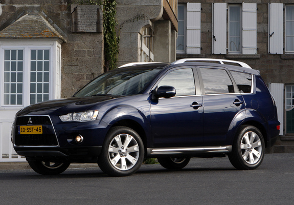 Pictures of Mitsubishi Outlander 2009–12