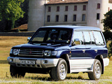 Photos of Mitsubishi Pajero Wagon 1997–99