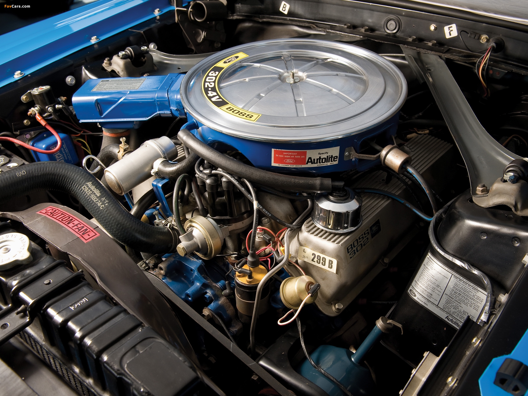 Мустанг моторы. Ford Mustang 1970 мотор. Двигатель Форд Мустанг. Ford Mustang 302 engine. Двигатель Форд Мустанг босс 302.