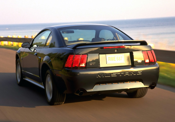 Mustang GT Coupe 1998–2004 images
