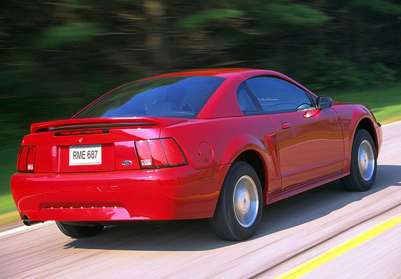 Mustang GT Coupe 1998–2004 pictures