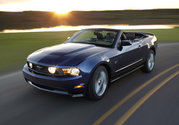 Mustang GT Convertible 2009–12 pictures