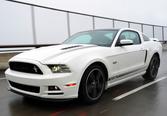 Mustang 5.0 GT California Special Package 2012 photos