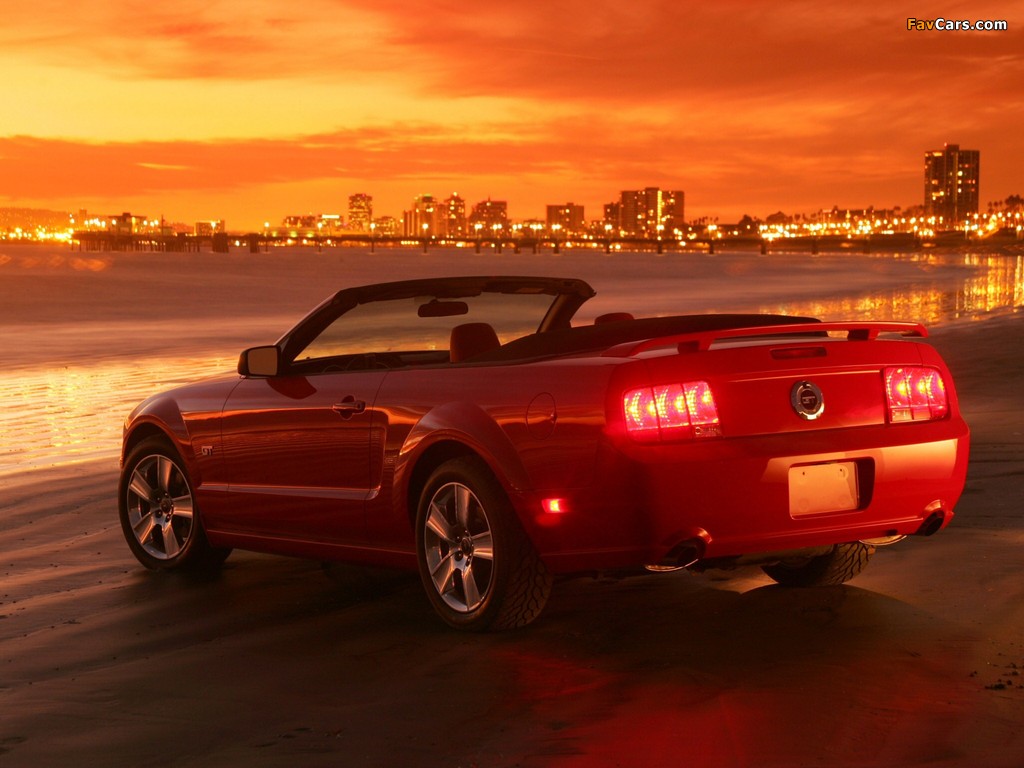 Photos of Mustang GT Convertible 2005–08 (1024 x 768)