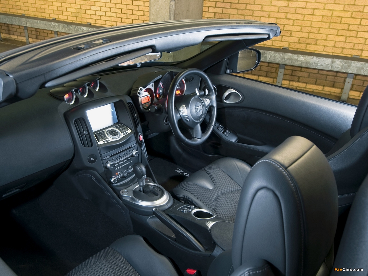 Nissan 370Z Roadster UK-spec 2009 wallpapers (1280 x 960)