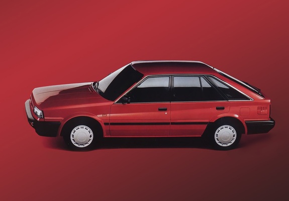 Pictures of Nissan Bluebird Hatchback (T72) 1987–90