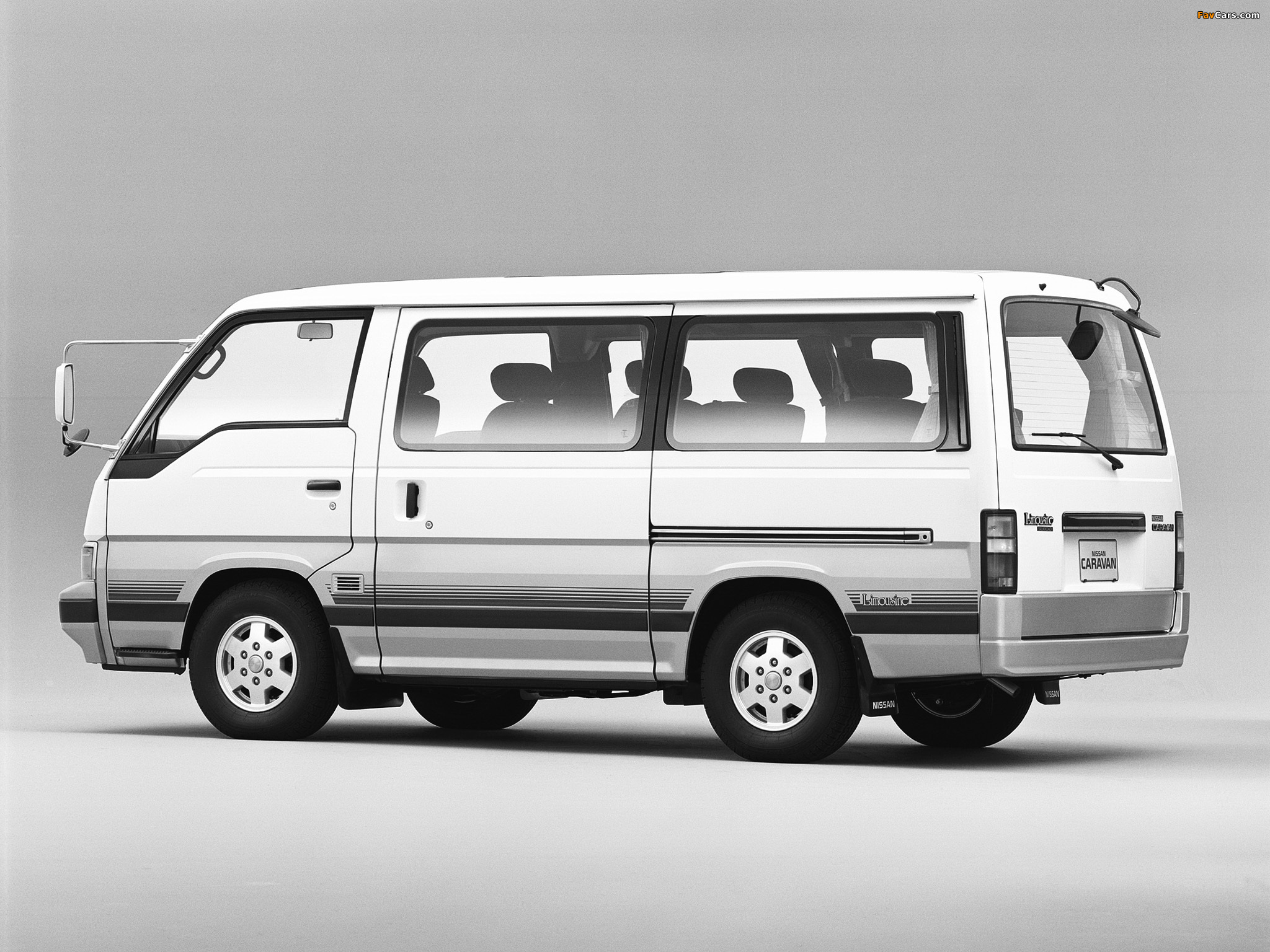 Photos of Nissan Caravan Silk Road Limousine (E24) 1986–88 (2048 x 1536)