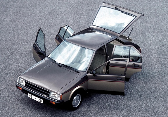 Photos of Nissan Cherry 5-door (N12) 1982–86