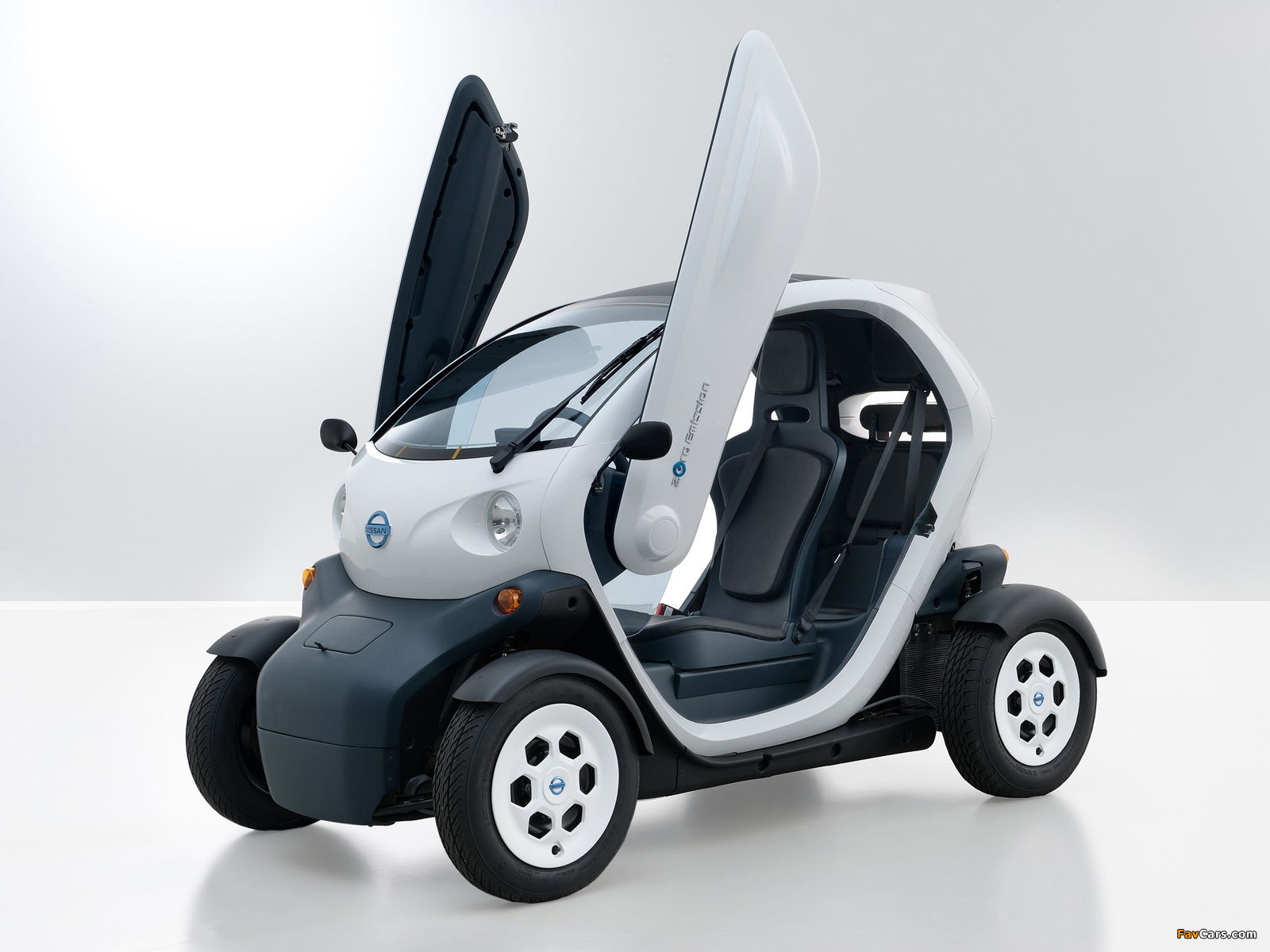 Nissan New Mobility Concept 2011 pictures (1600 x 1200)