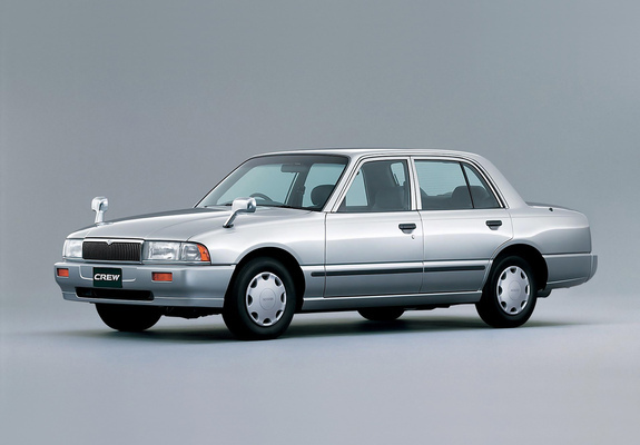 Nissan Crew 1993–2009 images
