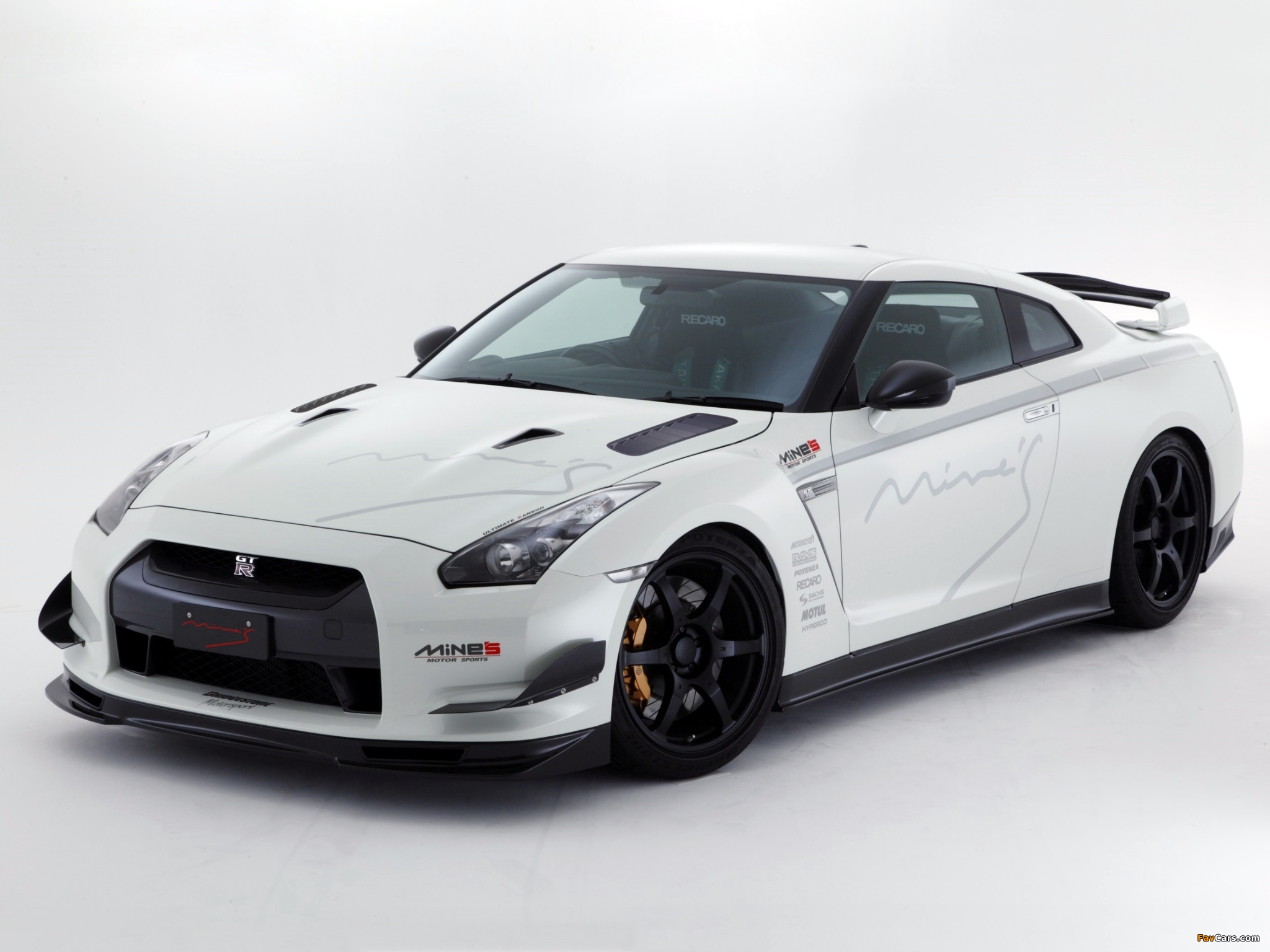 Images of Mines R35 GT-R (R35) 2008–10 (2048 x 1536)