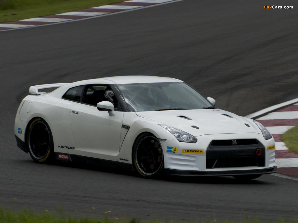 Images of Nissan GT-R Club Track Edition (R35) 2010 (1024 x 768)