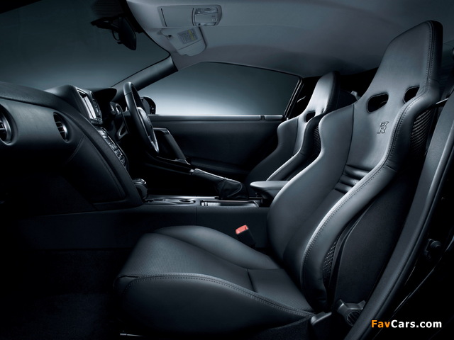 Nissan GT-R Black Edition JP-spec (R35) 2010 images (640 x 480)
