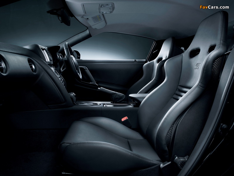 Nissan GT-R Black Edition JP-spec (R35) 2010 images (800 x 600)