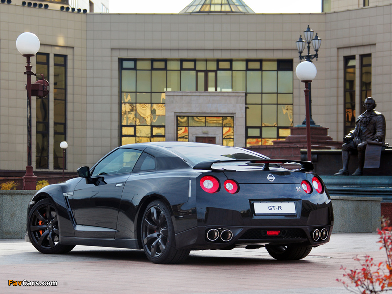 Pictures of Nissan GT-R Black Edition 2008–10 (800 x 600)
