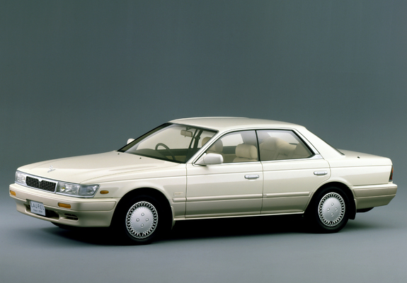 Photos of Nissan Laurel (C33) 1989–93