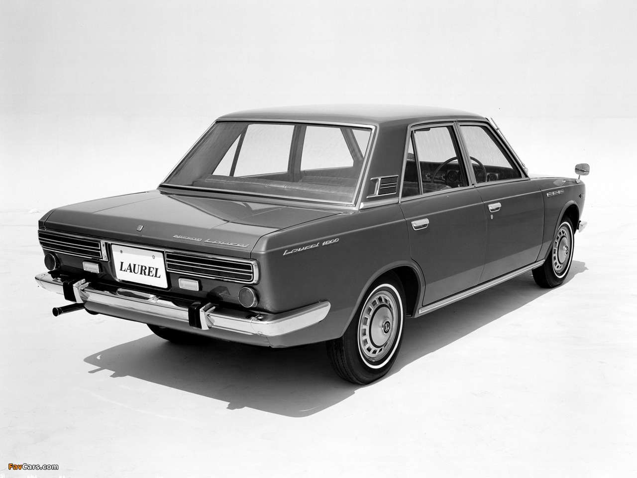 Pictures of Nissan Laurel Sedan (C30) 1968–72 (1280 x 960)