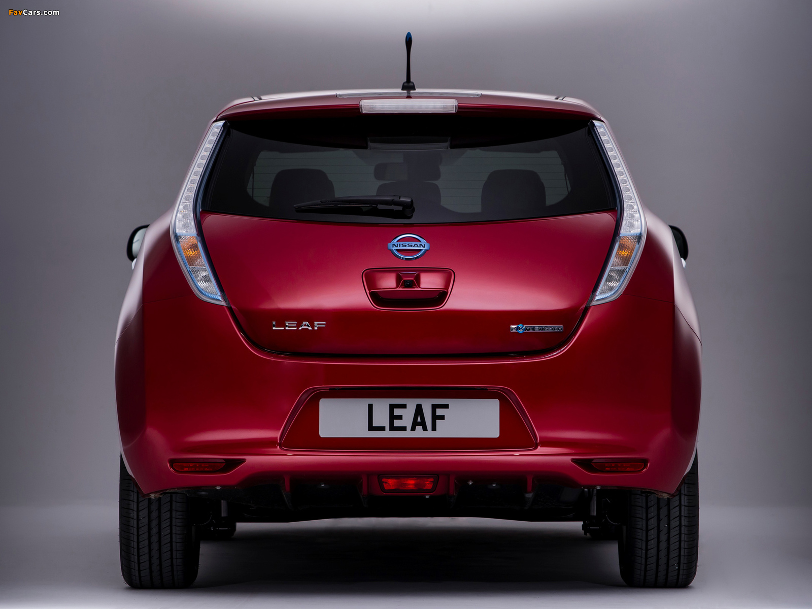 Nissan Leaf 2013 wallpapers (1600 x 1200)