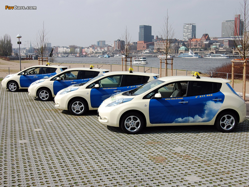 Nissan Leaf Taxi 2013 wallpapers (800 x 600)