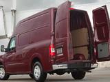 Pictures of Nissan NV2500 HD High Roof 2010