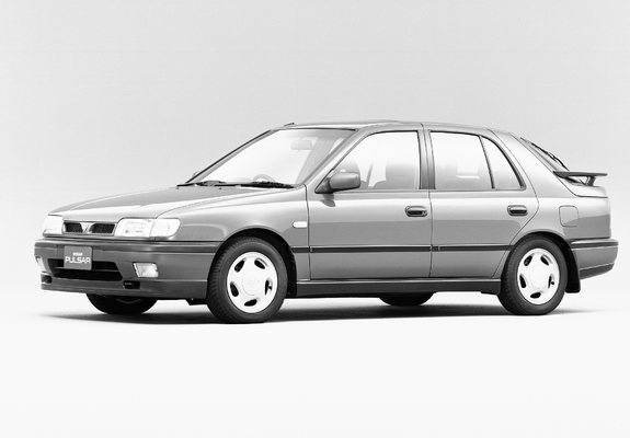 Photos of Nissan Pulsar 5-door (N14) 1990–95