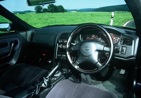 Nissan Skyline GT-R V-spec (BCNR33) 1995–98 photos