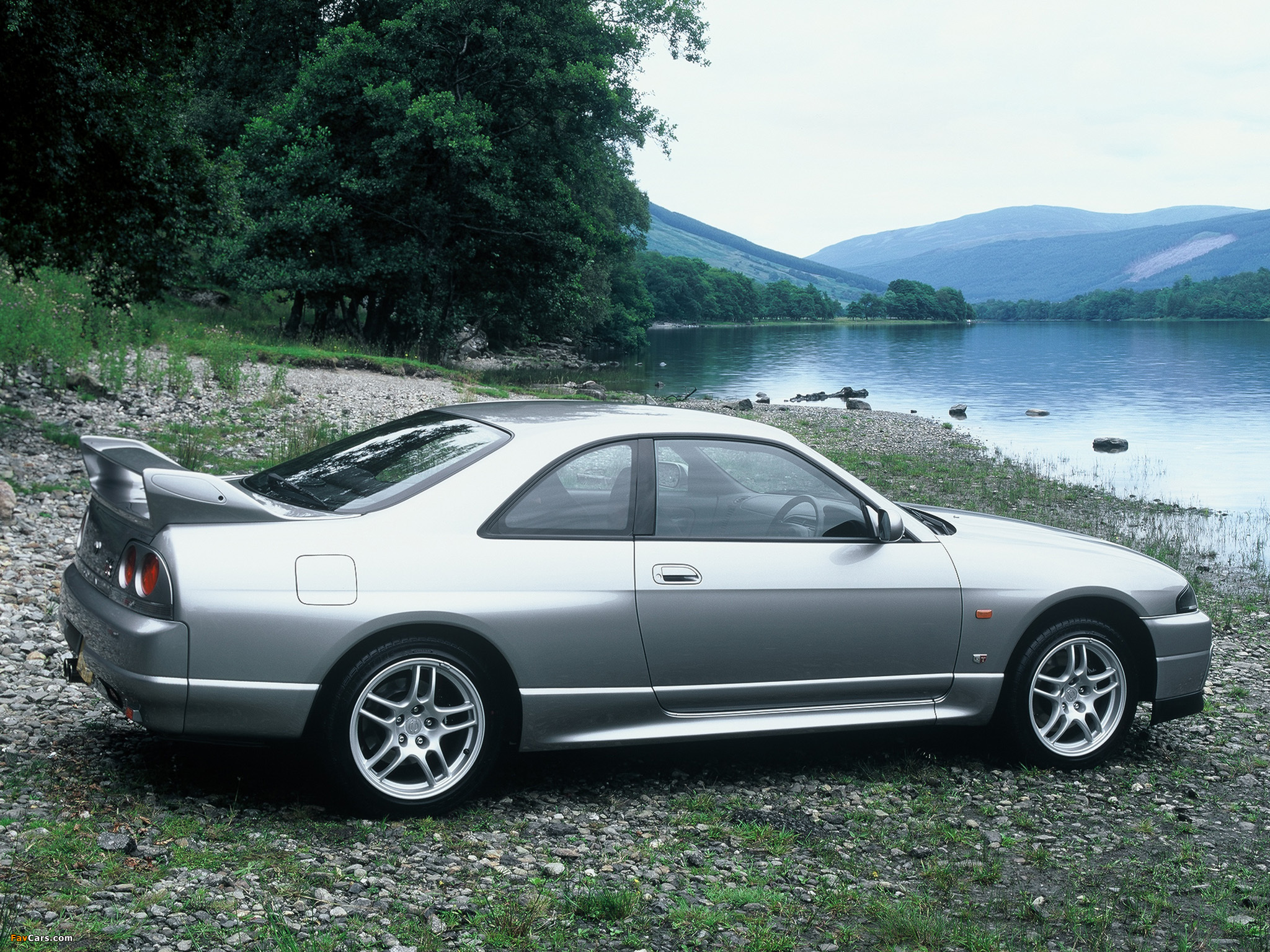 Nissan Skyline GT-R V-spec (BCNR33) 1995–98 photos (2048 x 1536)