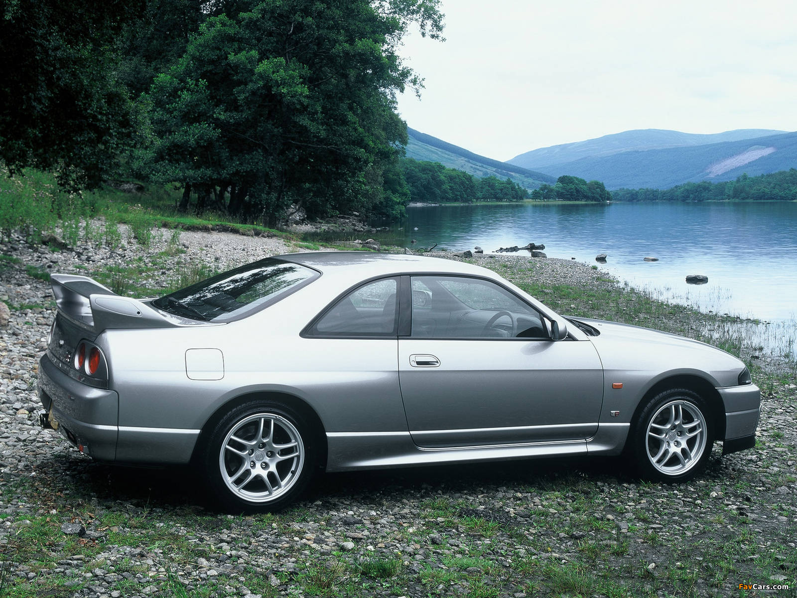 Nissan Skyline GT-R V-spec (BCNR33) 1995–98 photos (1600 x 1200)