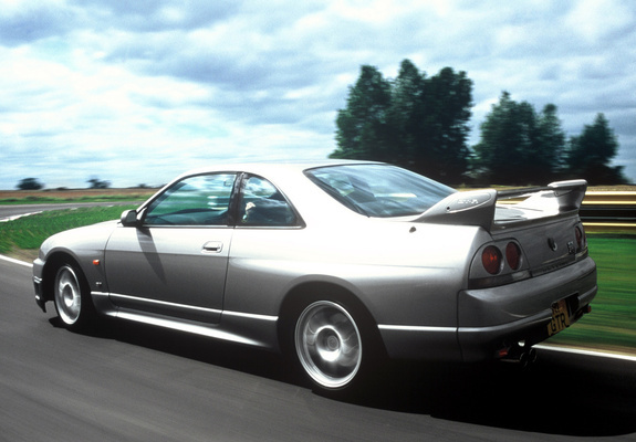 Nissan Skyline GT-R V-spec (BCNR33) 1995–98 pictures
