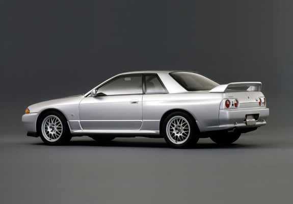 Photos of Nissan Skyline GT-R V-spec (BNR32) 1993–94