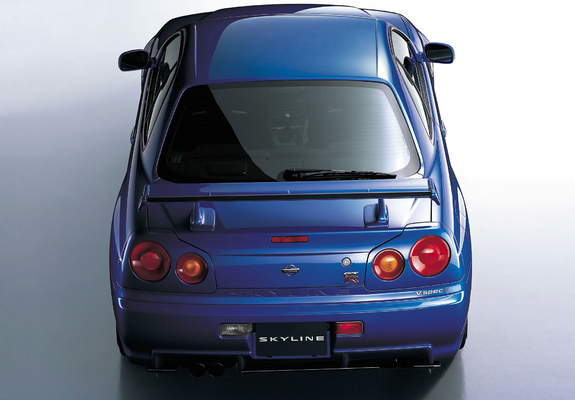 Photos of Nissan Skyline GT-R V-spec II (BNR34) 2000–02